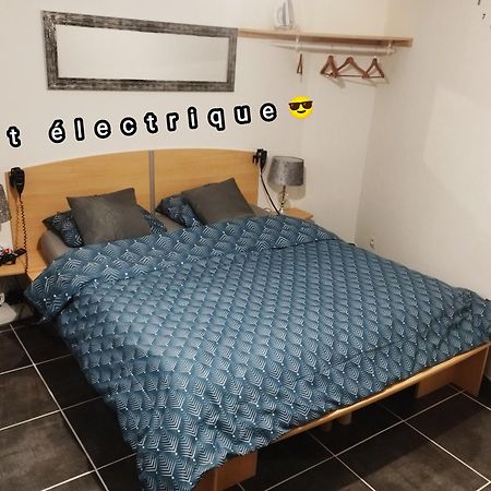 Appartement Avec Cour Plein Centre Фоа Екстериор снимка