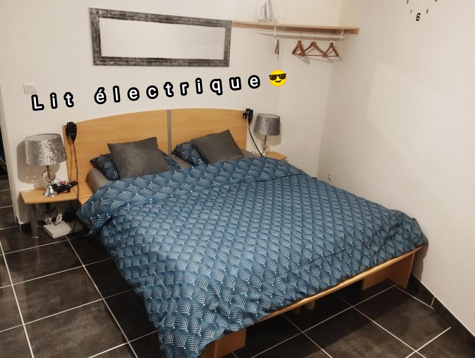 Appartement Avec Cour Plein Centre Фоа Екстериор снимка