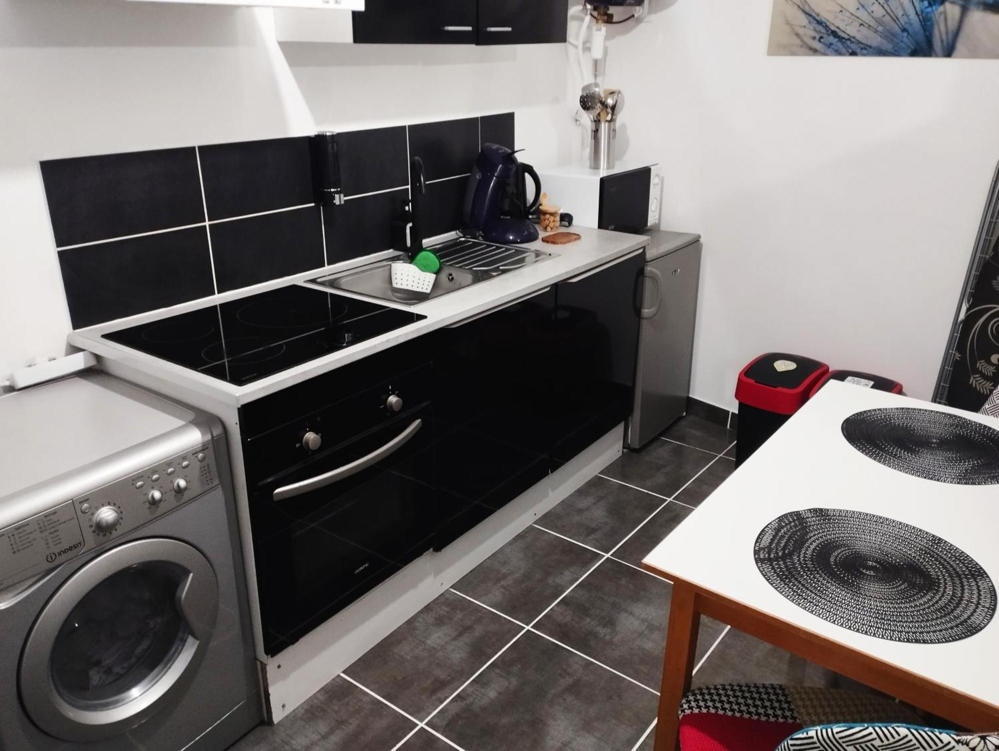 Appartement Avec Cour Plein Centre Фоа Екстериор снимка